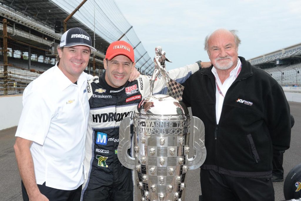 Jimmy Vasser, Tony Kanaan y Kevin Kalkhoven, ganadores de la Indianapolis 500 en 2013 (FOTO: Penske Entertainment/INDYCAR)